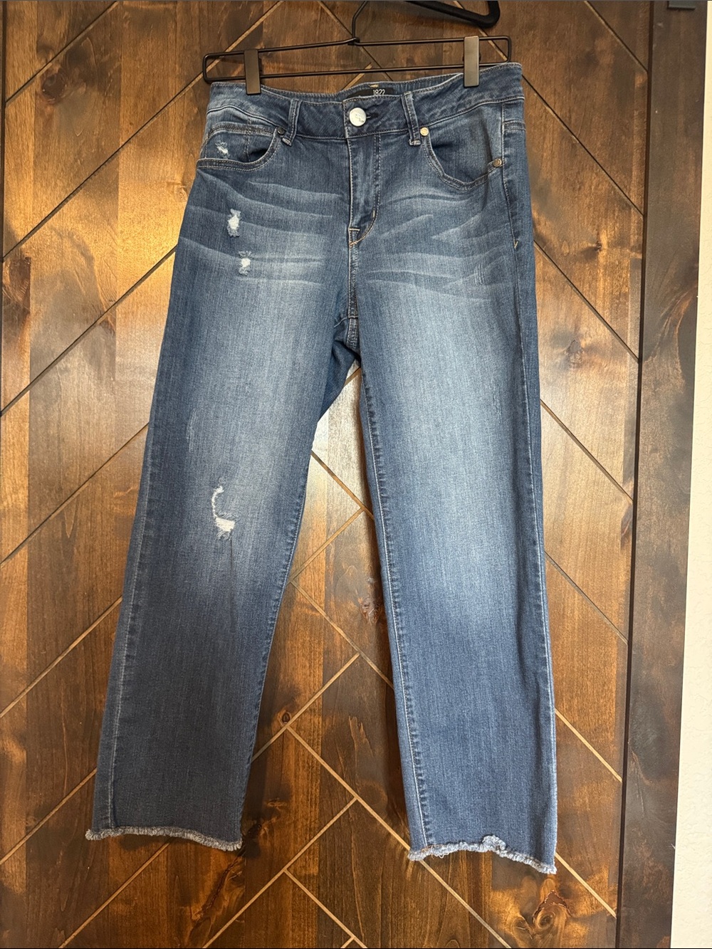 1822 Denim Women's Medium Blue Distressed Straight-Leg Jeans